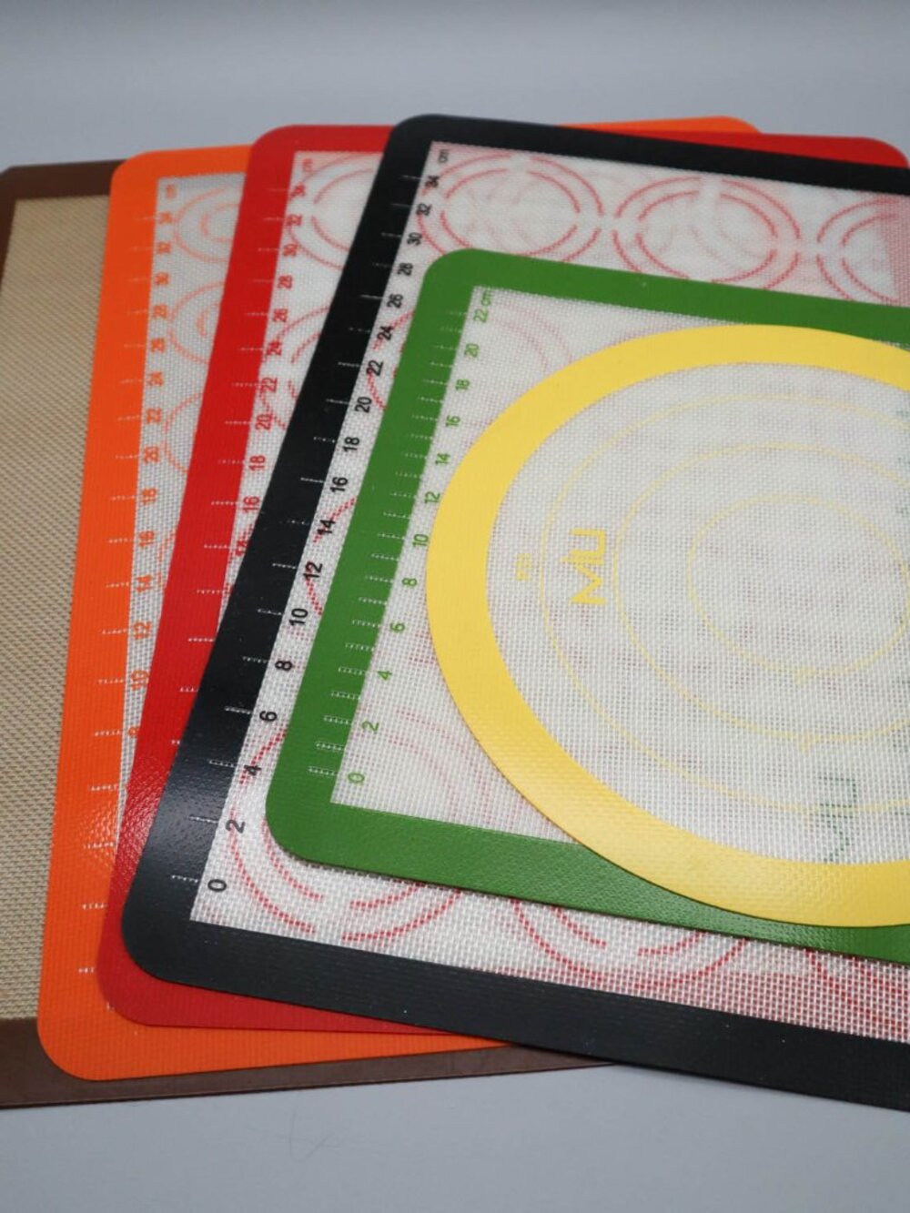 Lot of 6 Silicone Baking Mats for Macarons Pie Pastry MIU & Real Simple